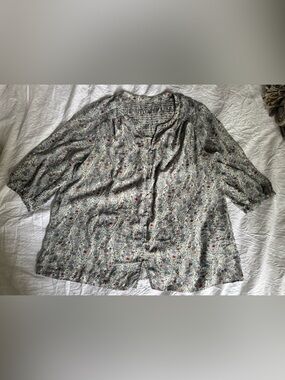 Rose & Olive Cream Floral Button-Front Blouse